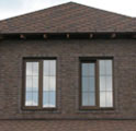 Трапециевидные и прямоугольные пластиковые окна Rehau Euro-Design 70 со шпросами.